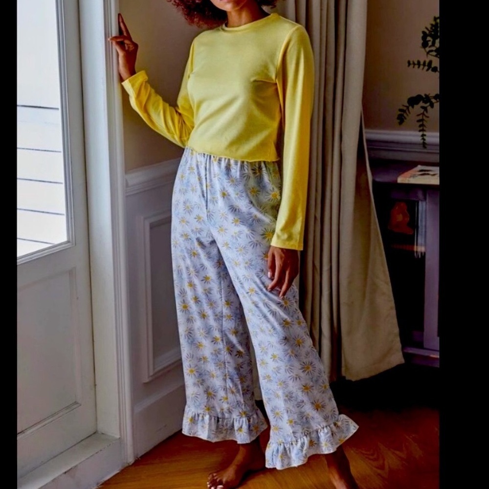 🌻Yellow Long Sleeve Soft Top & Ruffle Trim 🌻 Pants Pajama Nightwear 2pc Outfit